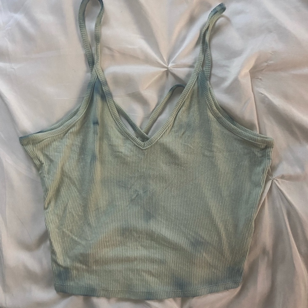 Size small, hasn’t been worn. No tag